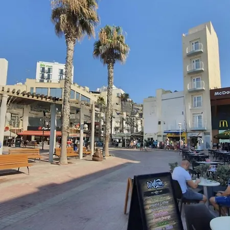 Stylish In Bay Square 3 *