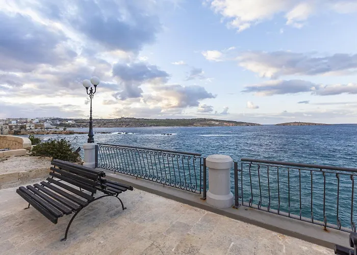 Stylish In Bay Square 3 Apartman