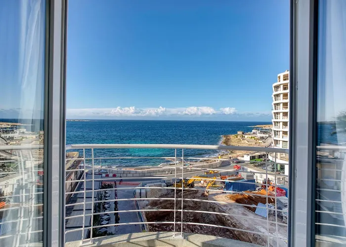 Stylish In Bay Square 3