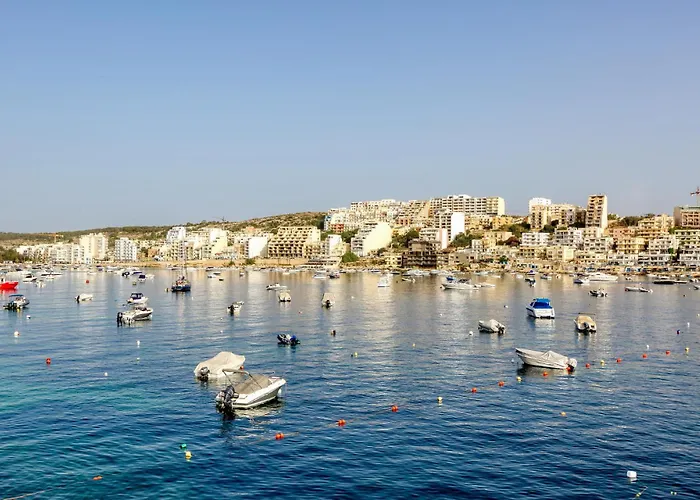 Apartman Stylish In Bay Square 3