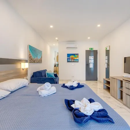 Stylish In Bay Square 3 *